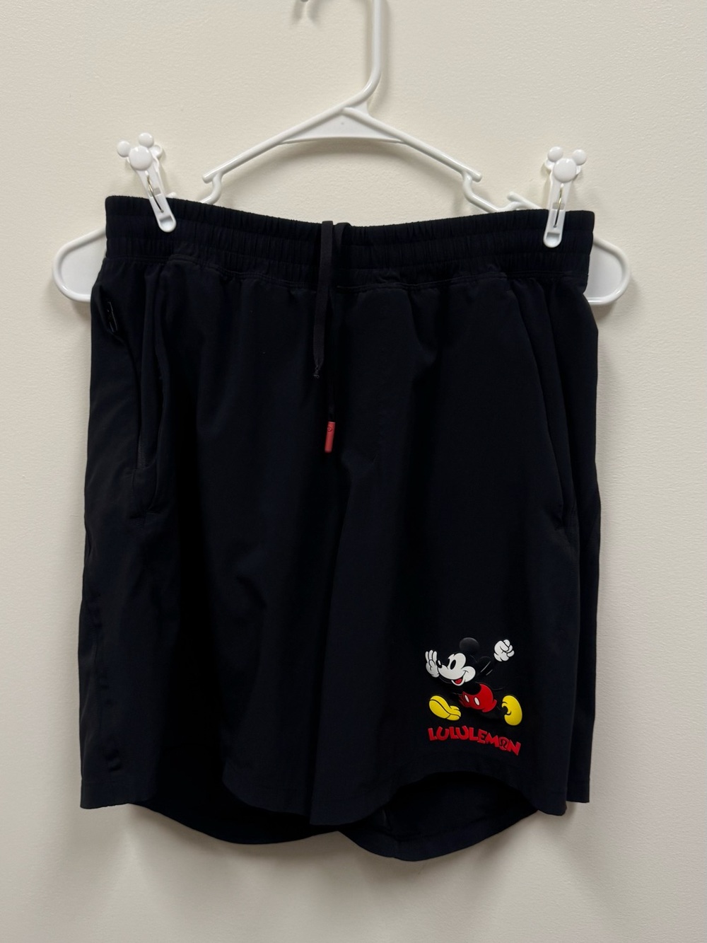 Men’s Disney x Lululemon Pace Breaker Linerless Short 7" RARE black size M